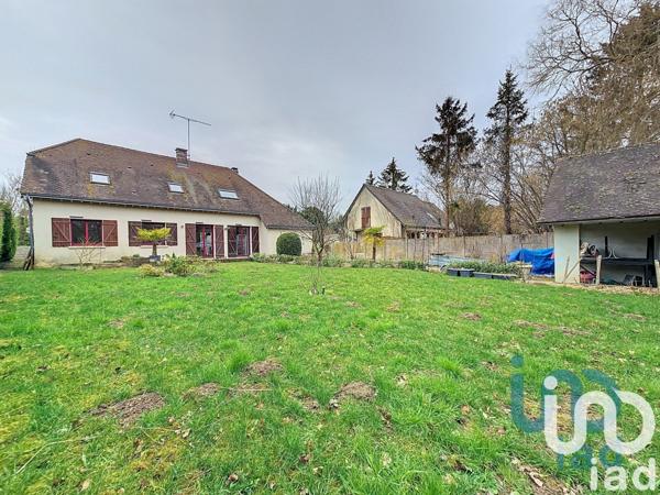 House for sale 8 rooms 158 m² Saint-Just-Sauvage