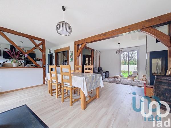 House for sale 8 rooms 158 m² Saint-Just-Sauvage