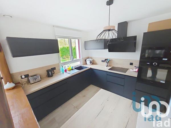 House for sale 8 rooms 158 m² Saint-Just-Sauvage