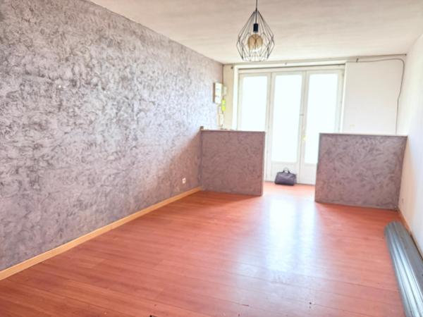 Maison de ville, belle opportunité, dépêchez vous!