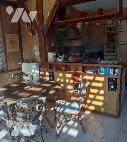 Maison avec grand terrain de 1800m2 avec bassin