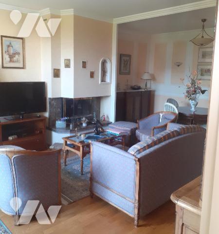 Maison avec grand terrain de 1800m2 avec bassin