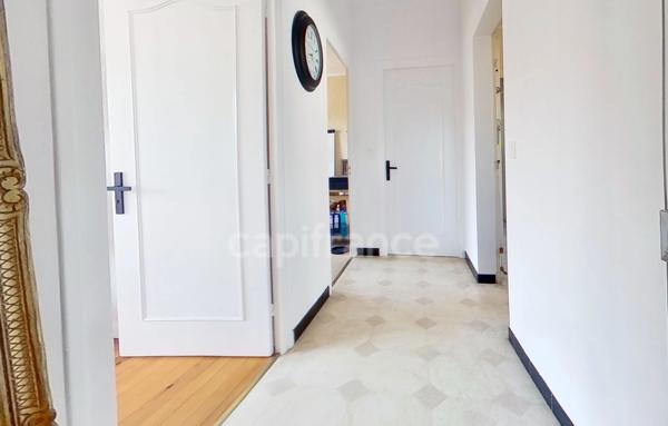 Maison de plain-pied - 4 chambres - garage - terrain clos