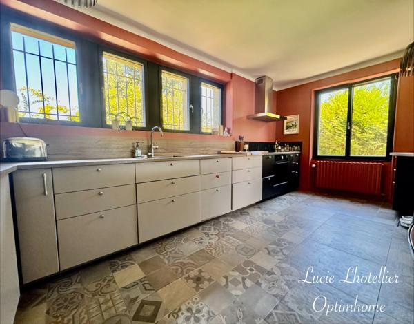 Maison familiale 157 m² – 4 chambres – Studio indépendant – Garage – Jacuzzi – Dinard
