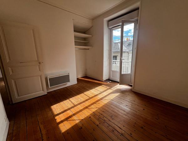 A VENDRE NANTES PREFECTURE CONFORTABLE TYPE 2 DANS PETITE COPROPRIETE AU CALME DE SON IMPASSE