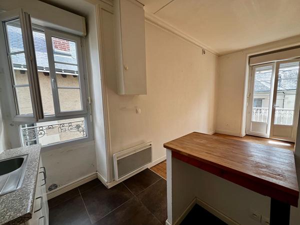 A VENDRE NANTES PREFECTURE CONFORTABLE TYPE 2 DANS PETITE COPROPRIETE AU CALME DE SON IMPASSE
