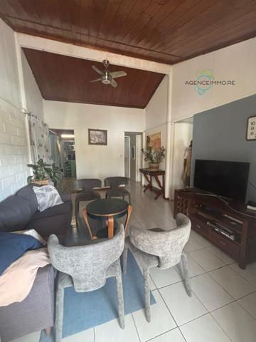 Maison type F4 avec dépendance à Saint Gilles les Bains