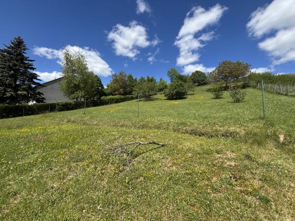 LEUGLAY ( 21) : Au cœur du Parc National , pavillon de 1956 avec sous-sol et terrain de 4258m² dont 1700m² à b Leuglay (21290)