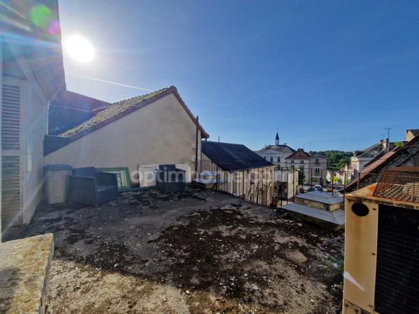 Maison de 152 m², 4 pièces, et immeuble à rénover de plus de 250 m² à fort potentiel locatif - PREUILLY SUR CLAISE (37)