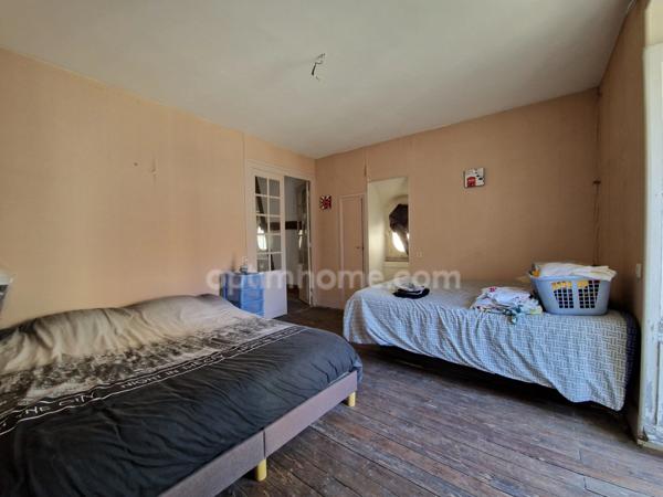 Maison de 152 m², 4 pièces, et immeuble à rénover de plus de 250 m² à fort potentiel locatif - PREUILLY SUR CLAISE (37)