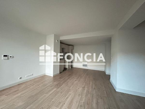 Location Appartement 2 pièces 63.13 m² - 62 COURS NATIONAL MICHEL BARON - APPART 02 Saintes 17100