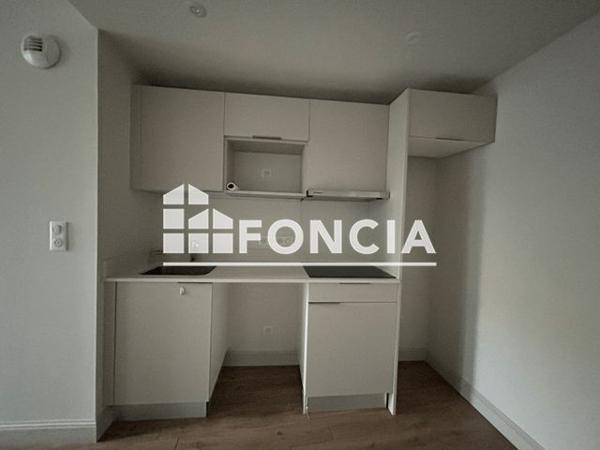 Location Appartement 2 pièces 63.13 m² - 62 COURS NATIONAL MICHEL BARON - APPART 02 Saintes 17100