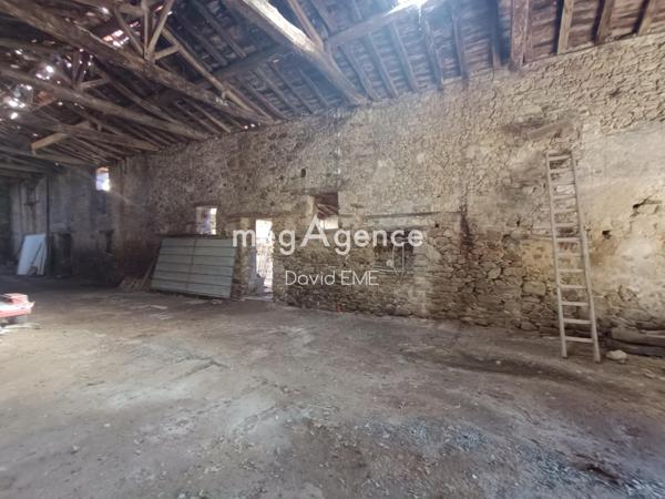 Maison à AIZENAY, 85190 - 3 pièces 600m²