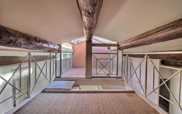 Appartement à vendre    4 pièces • 115 m2 Marseille 6