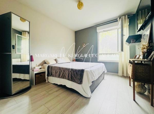 Appartement de 3 pièces situé en rez de jardin avec jardin-terrasse.