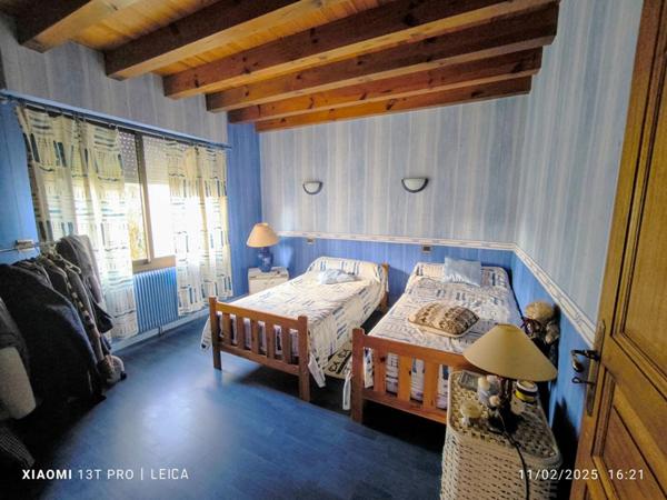 Ensemble immobilier Maison Hinx 5 pièce(s) 185 m2 plus hangar 250 m2