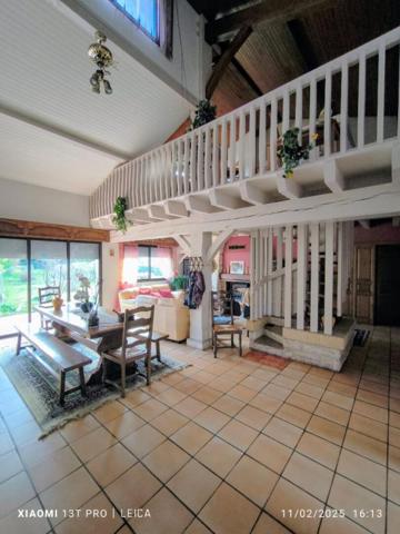 Ensemble immobilier Maison Hinx 5 pièce(s) 185 m2 plus hangar 250 m2