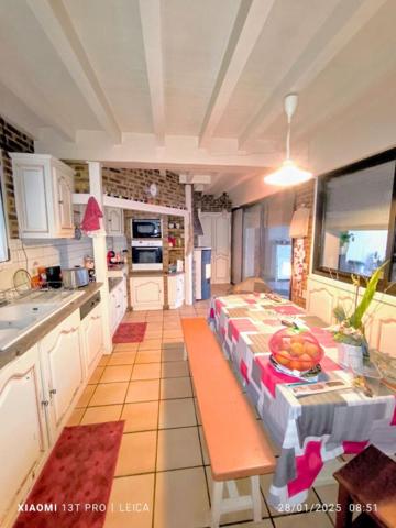 Ensemble immobilier Maison Hinx 5 pièce(s) 185 m2 plus hangar 250 m2