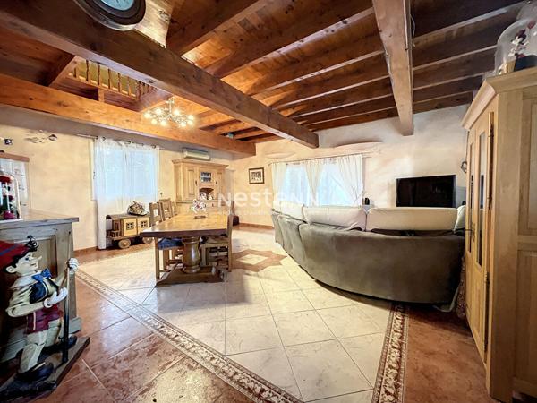 Ortaffa proche de Perpignan vend terrain avec 2 maisons de 220m² et 80m²