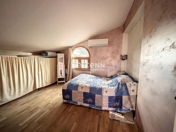 Ortaffa proche de Perpignan vend terrain avec 2 maisons de 220m² et 80m²