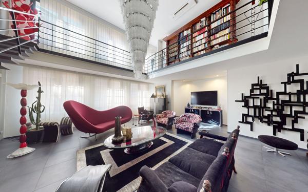 Appartement à vendre    4 pièces • 223,56 m2 Toulouse