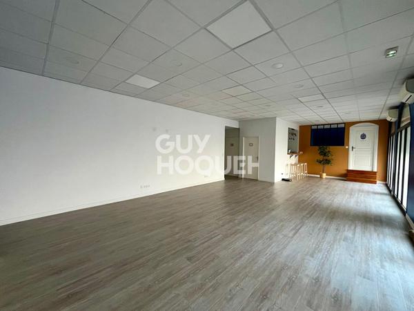 Local commercial Agen  centre ,170 m2 avec 3 entrées indépendantes