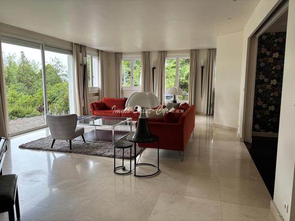 Maison 11 pièce(s) 6 chambre(s) 400 m²