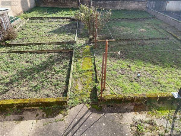 Appartement à rénover à vendre à Paray-le-Monial en Saône-et-Loire (71600), ref : A-P-B   
CENTRE VILLE