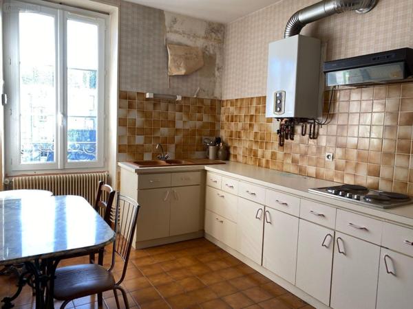 Appartement à rénover à vendre à Paray-le-Monial en Saône-et-Loire (71600), ref : A-P-B   
CENTRE VILLE