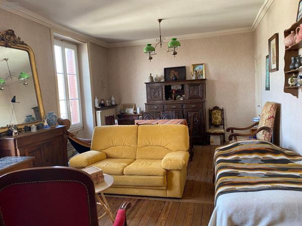 Appartement à rénover à vendre à Paray-le-Monial en Saône-et-Loire (71600), ref : A-P-B   
CENTRE VILLE