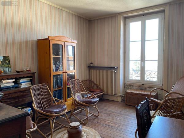 Appartement à rénover à vendre à Paray-le-Monial en Saône-et-Loire (71600), ref : A-P-B   
CENTRE VILLE