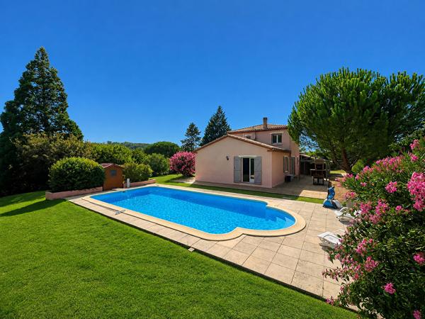 47140 PENNE D AGENAIS A Penne d'Agenais, magnifique maison avec jardin, piscine et double garage