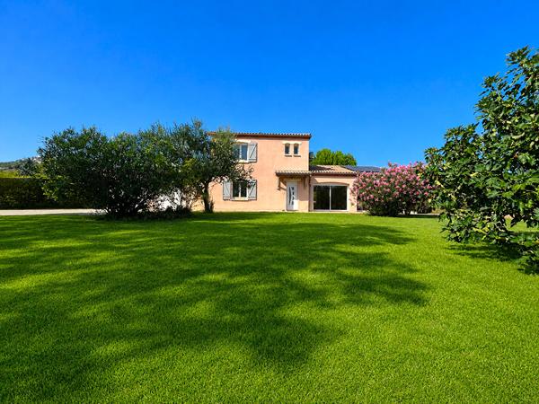 47140 PENNE D AGENAIS A Penne d'Agenais, magnifique maison avec jardin, piscine et double garage