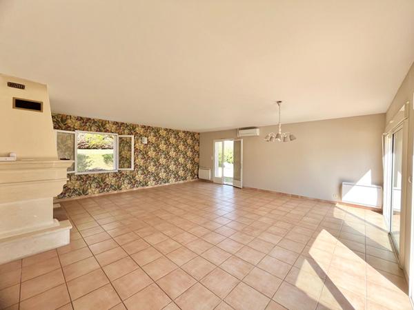 47140 PENNE D AGENAIS A Penne d'Agenais, magnifique maison avec jardin, piscine et double garage