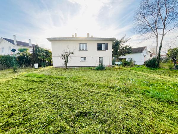 47300 VILLENEUVE SUR LOT A Villeneuve/Lot, maison d'environ 83m² avec jardin et garage