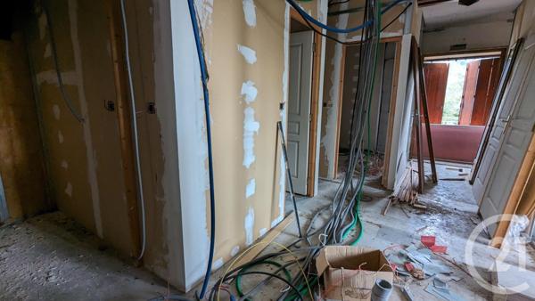 Immeuble à vendre  453 m2 LE NOYER - 05