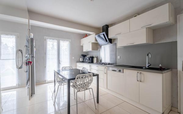 Maison à vendre    8 pièces • 210 m2 Dardilly