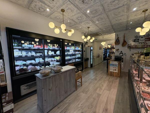 Local Commercial au coeur au quartier Becon Courbevoie 769 000 €