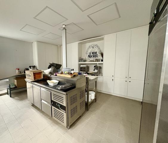 Local Commercial au coeur au quartier Becon Courbevoie 769 000 €