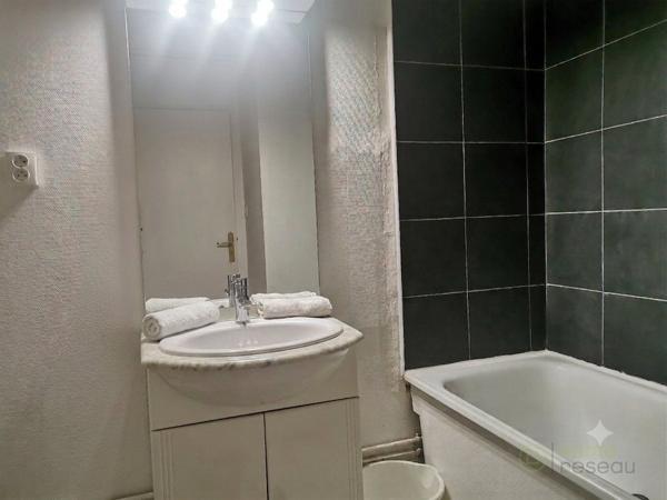 Appartement à PETITE FORET (59494)