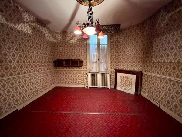 Maison 93 415 € Capdenac 7 p 209 m² DPE F