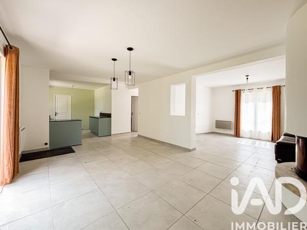 Maison à vendre 6 pièces 139 m² Saint-Pierre-lès-Nemours