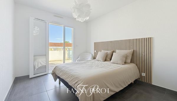 Appartement Saint Cyprien 4 pièces 98 m2 avec terrasses et garage