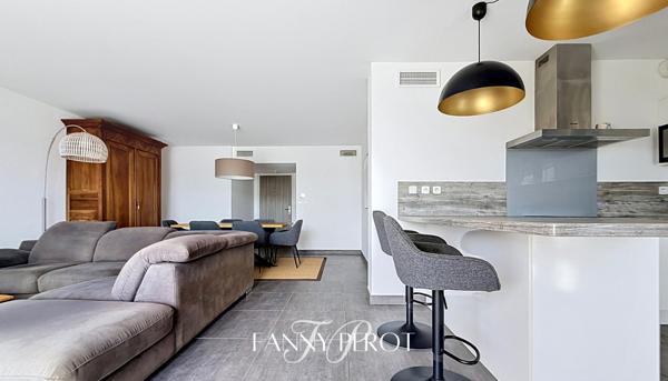 Appartement Saint Cyprien 4 pièces 98 m2 avec terrasses et garage