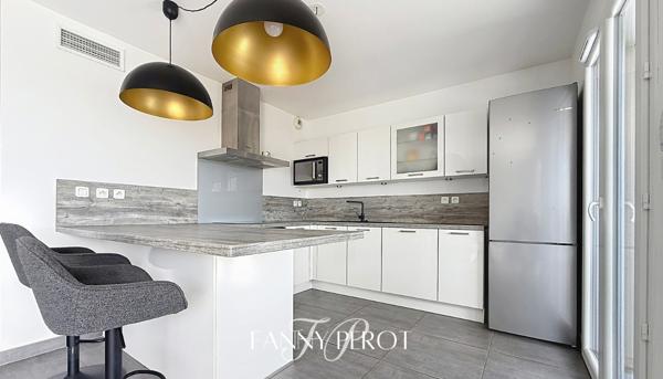 Appartement Saint Cyprien 4 pièces 98 m2 avec terrasses et garage