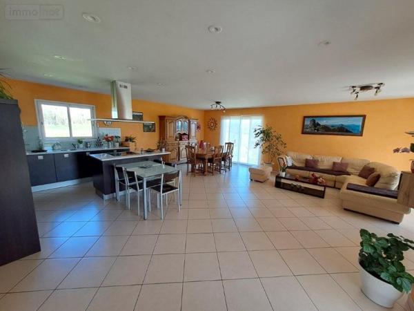 Maison à vendre à Alleuze dans le Cantal (15100), ref : 044/1240