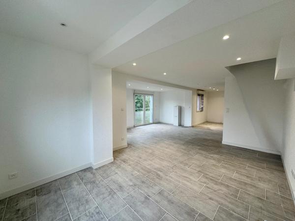 Duplex F5 rénové à Valdoie – 88 m², 2 terrasses, garage et stationnement privé