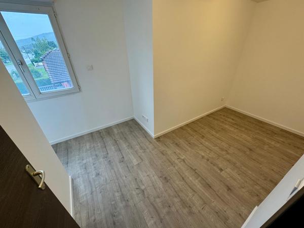 Duplex F5 rénové à Valdoie – 88 m², 2 terrasses, garage et stationnement privé