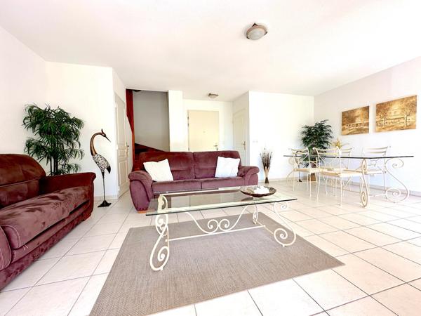 MAISON DE 76 M2 AVEC GARAGE ET PARKING DANS RESIDENCE AVEC PISCINE