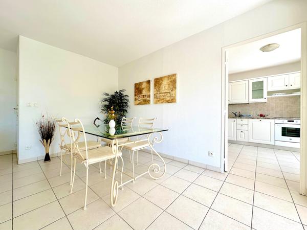 MAISON DE 76 M2 AVEC GARAGE ET PARKING DANS RESIDENCE AVEC PISCINE